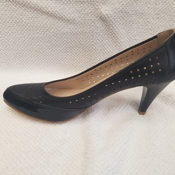 Black perforated leather new low heel pumps. - Picture 3 of 7